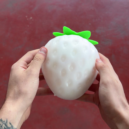 XXL Scented Strawberry Squishy 12,5cm (wechselt Farbe bei UV-Licht)